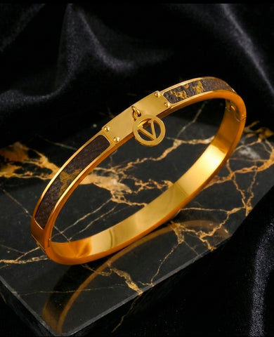 Vogue V Bracelet